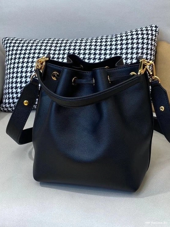 Aaa replica bags BUCKET LOCKME LOUIS VUITTON 0712